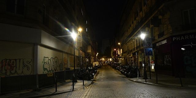 Fransa ve İsviçre'de bazı belediyelerde sokak aydınlatmaları söndürülecek