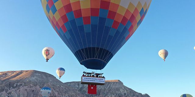 Yerli sıcak hava balonu, TOGG'u kutlamak için uçtu