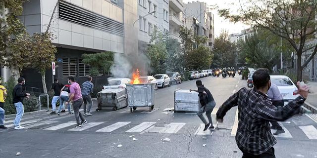İran ülkedeki gösterilerde Fransız ajanlarının yakalandığını açıkladı
