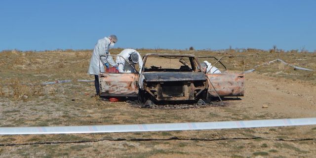 Afyonkarahisar'da yanmış otomobilden 2 ceset çıktı