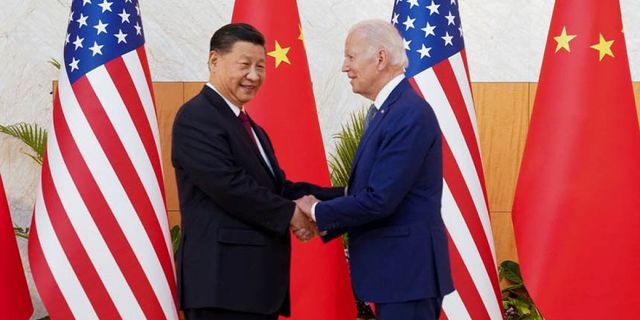 Biden ile Xi Jinping, ilk kez yüz yüze görüştü
