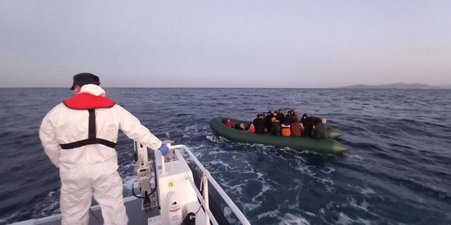 Yunanistan unsurlarının geri ittiği 71 düzensiz göçmen kurtarıldı