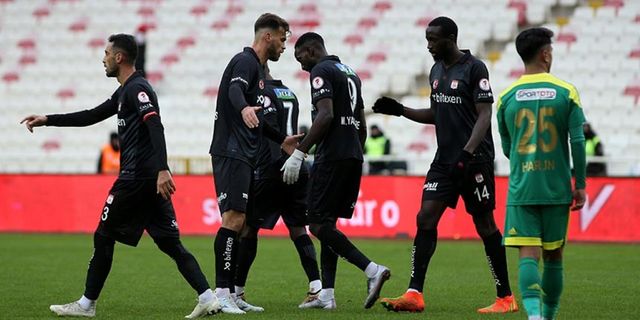 Sivasspor-Esenler Erokspor maçında tam 7 gol