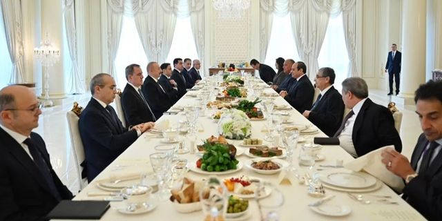 Sisi, Aliyev ile görüştü