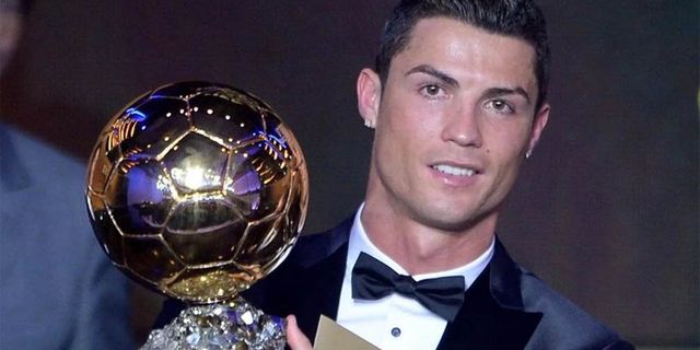 Ronaldo'nun Ballon d'Or ödülü satıldı