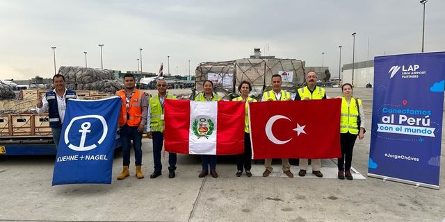 Peru'da depremzedeler için toplanan yardım malzemesi Türkiye'ye gönderildi