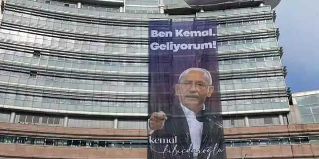 CHP Genel Merkezinde 'Ben Kemal, geliyorum' pankartı