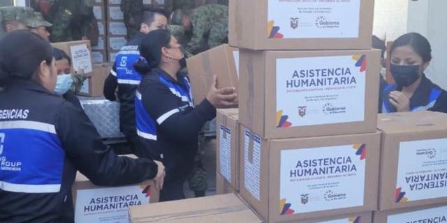 Ekvador'da Türkiye'deki depremzedeler için tonlarca yardım malzemesi toplandı