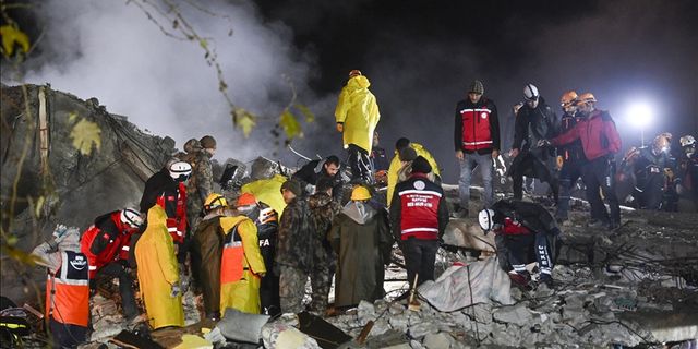 ABD, Türkiye'deki depremler için iki ayrı arama kurtarma ekibini hazırladı