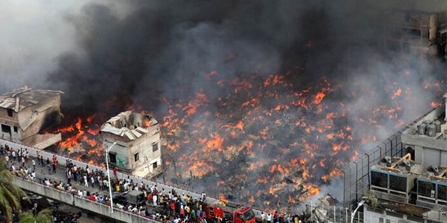Bangladeş'te devasa yangın: 600 itfaiyeci sevk edildi