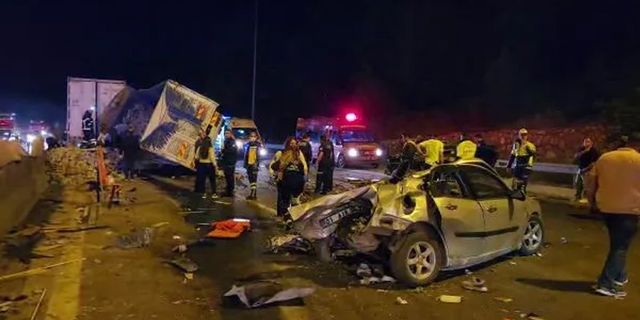 Adana'da feci kaza: 2 ölü 9 yaralı
