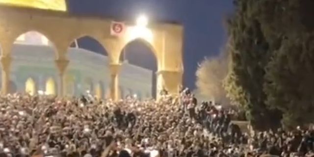 Mescid-i Aksa'da Erdoğan’ın zaferi kutlanıyor