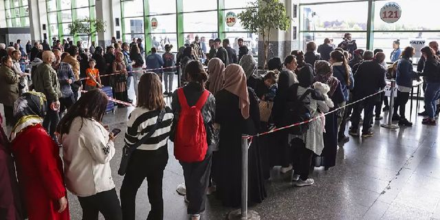 Otogarlarda seçim yoğunluğu