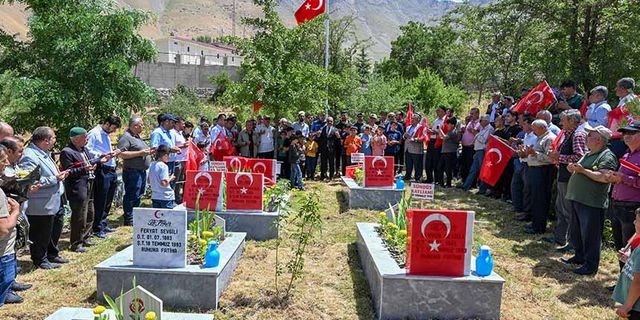 Van'ın Sündüs Yaylası'nda PKK'lı teröristlerce şehit edilen 24 kişi anıldı