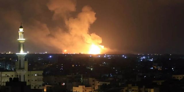 Siyonist rejim, Gazze'de iki noktayı bombaladı