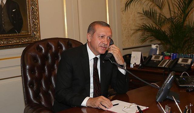 Malezya Başbakanı İbrahim, Cumhurbaşkanı Erdoğan'ın tebrik telefonunu basın toplantısı sırasında kabul etti