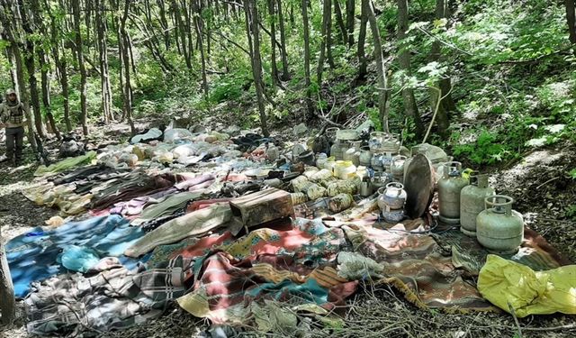 Tunceli'de teröristlerin kullandığı depo ve sığınak imha edildi