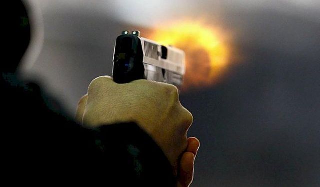 Alanya'da evinin önünde silahlı saldırıya uğrayan kişi hayatını kaybetti