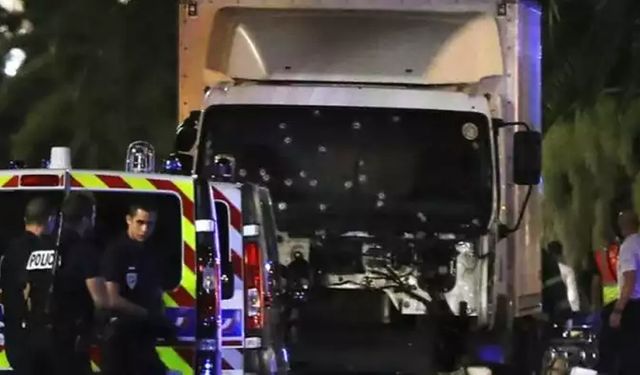 Paris'te silahlı saldırı: 2 ölü, 4 yaralı