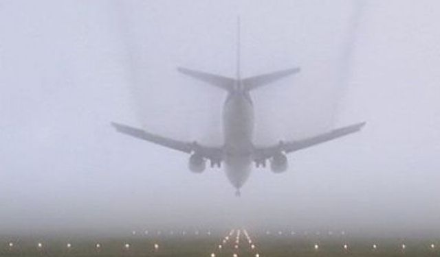 İzmir'de uçak seferlerine sis engeli