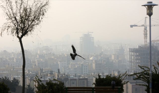 İran'da hava kirliliği nedeniyle okullarda eğitim çevrim içi yapılacak