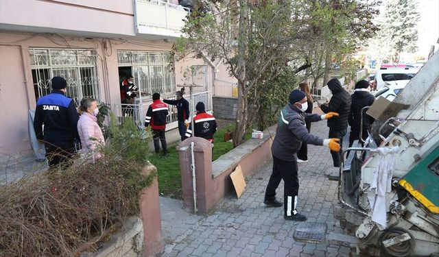 Konya'daki bir evden 5 kamyon çöp çıktı