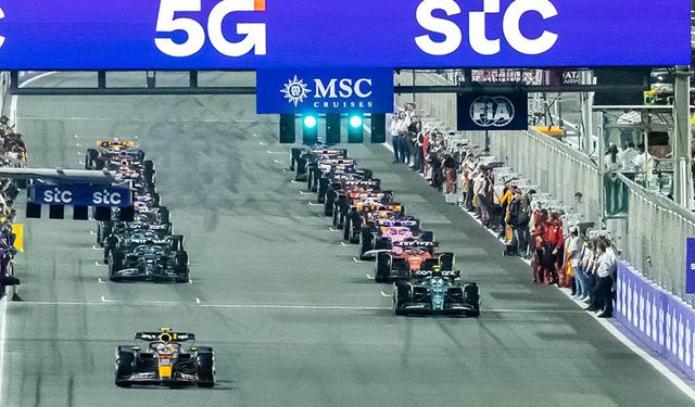 Red Bull Racing dublesi! Suudi Arabistan Grand Prix'sinde zafer Sergio Perez'in