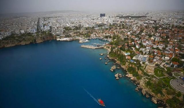 Rekor kırıldı! Antalya'ya turist akını