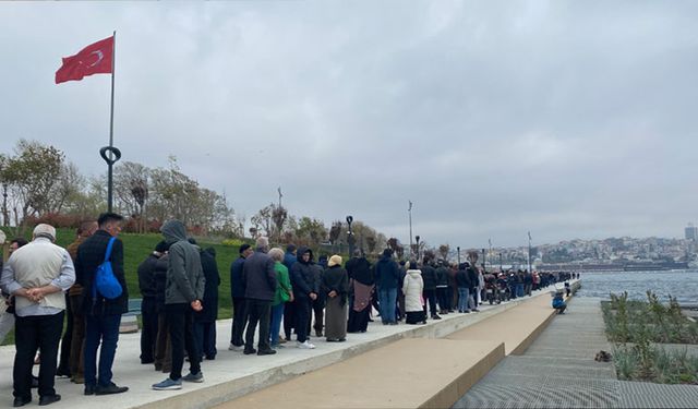 TCG Anadolu'ya ziyaretçi akını