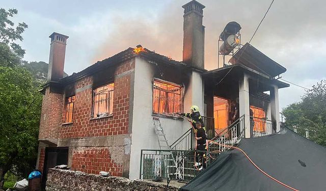 Muğla'da çıkan yangında 2 kişi öldü