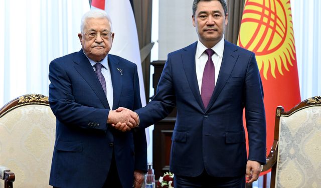 Kırgızistan Cumhurbaşkanı Caparov, Filistin Devlet Başkanı Abbas'la görüştü