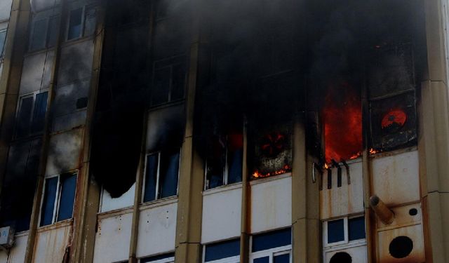 Adana'da kuyumcu atölyesinde yangın