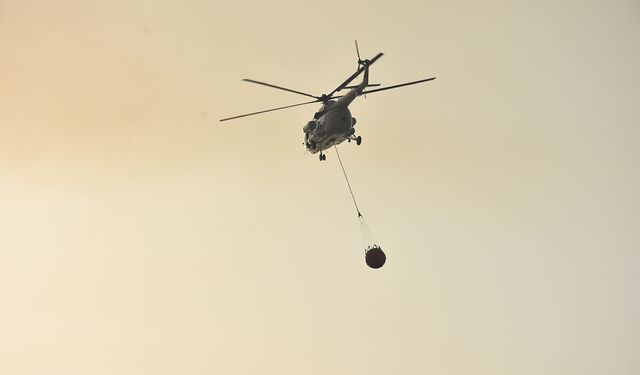 Kemer'deki yangına havadan ve karadan müdahale sürüyor