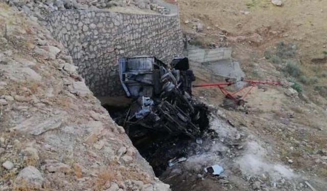 Batman'da buğday yüklü kamyon şarampole devrildi: 4 ölü 2 yaralı