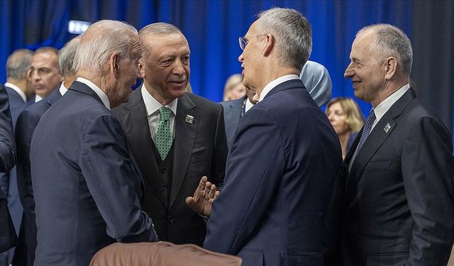 Yunan Gazetesi Ta Nea: NATO Zirvesi'nin kahramanı Türk cumhurbaşkanı!