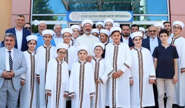 29 öğrenci için Hacı Fatma Kahraman Camii’nde icazet töreni düzenlendi