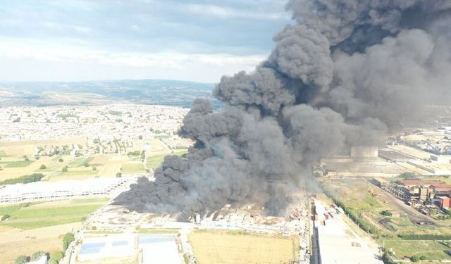Bursa'da sanayi bölgesindeki yangın kontrol altına alındı