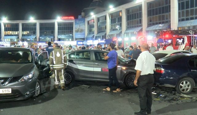 Bayrampaşa 15 Temmuz Demokrasi Otogarı'nda zincirleme kaza