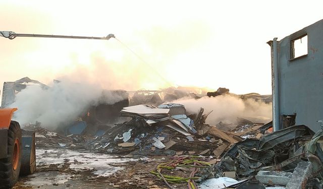 İnegöl'deki yangında hasar gören işletmelere "Acil Destek Paketi"