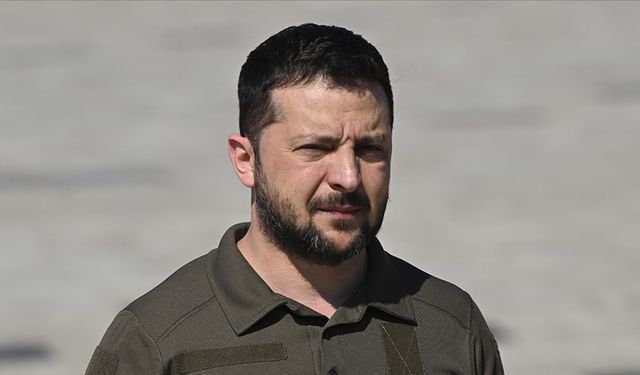 Zelenskiy, Donetsk bölgesindeki birlikleri ziyaret etti