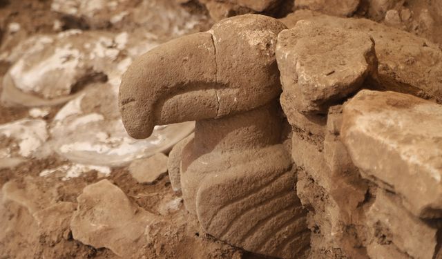 Göbeklitepe ve Karahantepe'de yeni heykeller bulundu