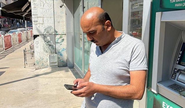 Karabük'te alkışlanan hareket! Yanlışlıkla hesabına yatırılan 500 bin lirayı iade etti...