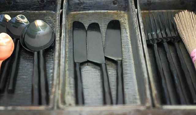 İngiltere tek kullanımlık plastik çatal, bıçak ve tabakları yasaklıyor