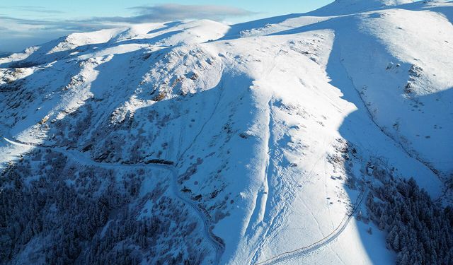 Giresun'da Kümbet Yaylası beyaza büründü