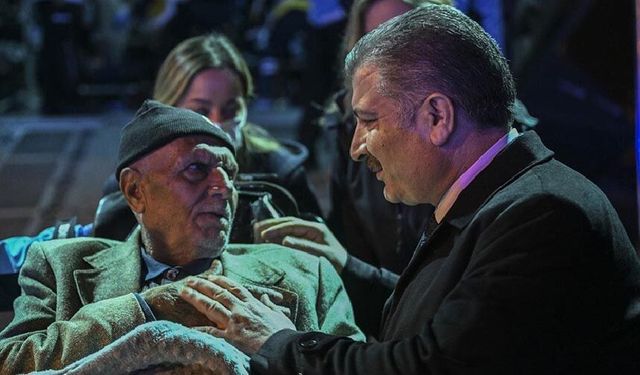 Bakan Koca'dan Türkiye'ye getirilen Gazzeli hastalar hakkında açıklama