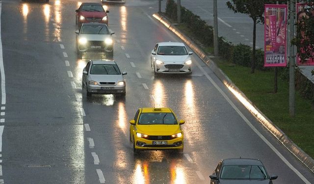 İstanbul'da sağanak etkili oluyor