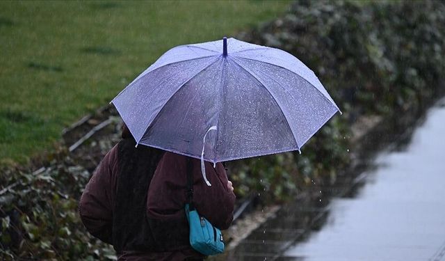 İstanbul’da beklenen sağanak yağış başladı