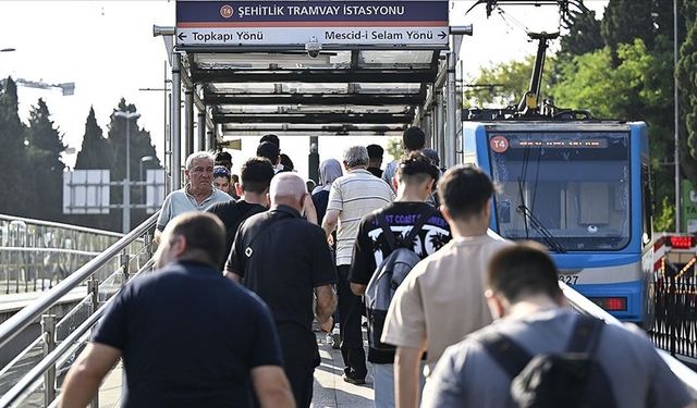 İstanbul'da bazı metro ve tramvay seferleri aksadı