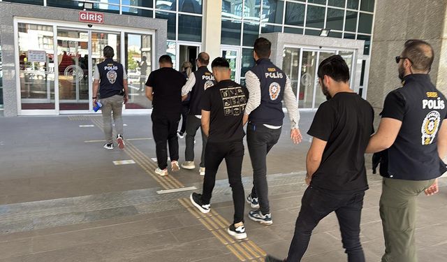 Saraçhane'de Cumhurbaşkanı Erdoğan'a hakaret eden 42 kişi yakalandı