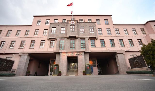 MSB, Diyarbakır'dan kalkan uçakların Doğu Karadeniz'de eğitim uçuşu yaptığını duyurdu